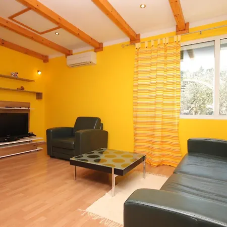 Holiday home Family Friendly House With A Swimming Pool Cove Gradina, Korcula - 7552 Vela Luka